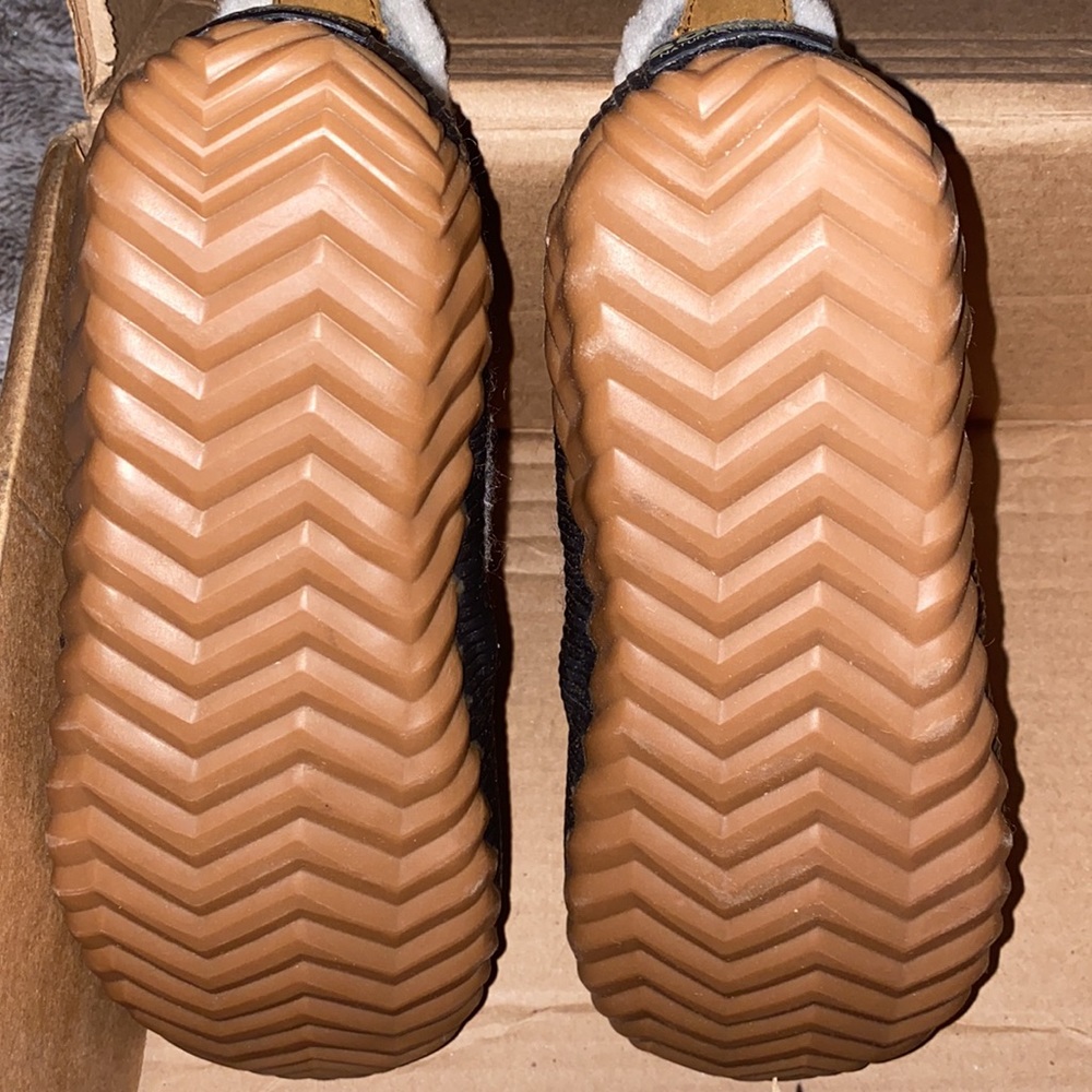 - Sorel boots - Picture 2 of 4